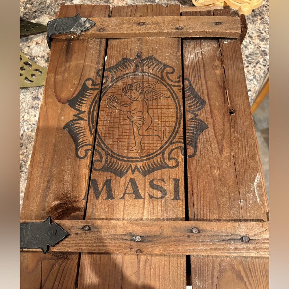 Vintage Masi Wooden Wine Box with Decorative Design